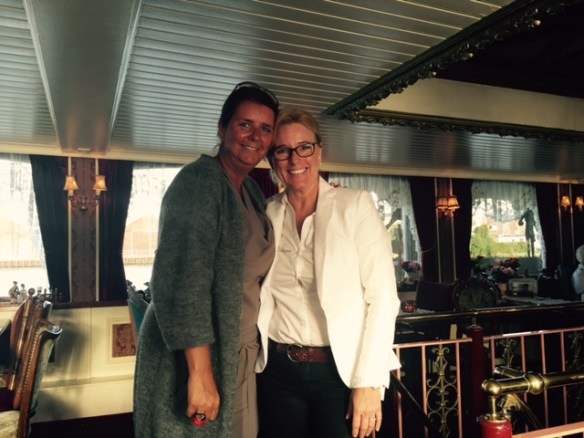 Warm welkom van zakenvrouw in puur sang Petra Ruijs & haar bemanning.