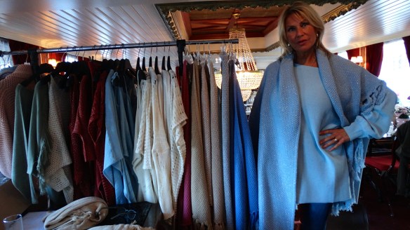 Zakenvrouw en Model Monique Fontijn is  Agent voor Ibiza People en Beatrice San Francisco  en werkt al jaren aan met de stylisten van She is online.